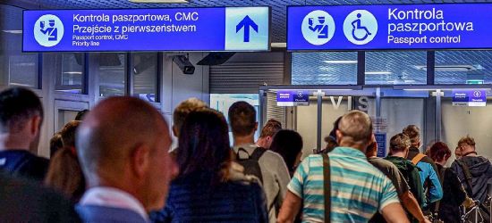 Lecisz za granicę? Sprawdź ważność dowodu osobistego!