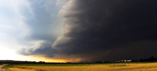 UWAGA! Będą burze z gradem. Możliwe trąby powietrzne!
