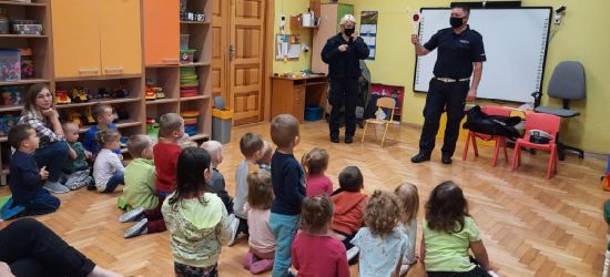 SANOK. Policjanci w szkołach. Ciekawe zajęcia dotyczące bezpieczeństwa (ZDJĘCIA)
