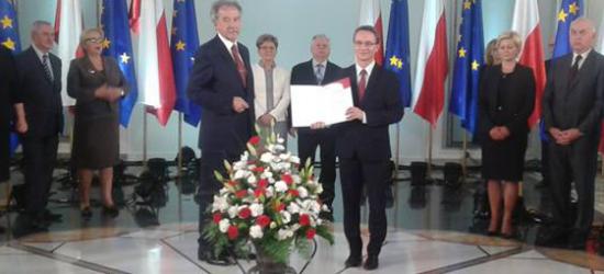 Nowi posłowie odebrali zaświadczenia PKW o wyborze