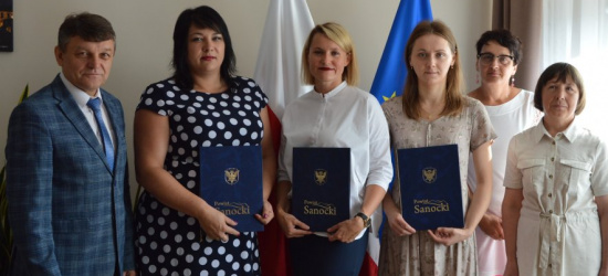 Awanse zawodowe nauczycieli. Uroczyste ślubowanie (FOTO)