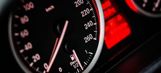 Wyprzedzanie najniebezpieczniejsze. Tylko w zeszłym roku 352 wypadki