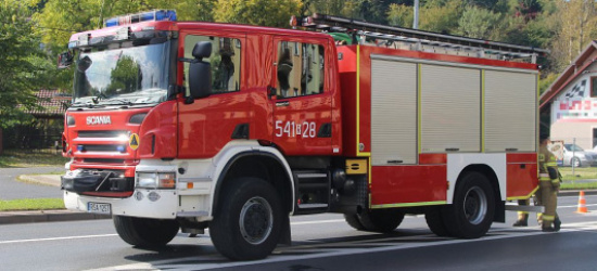 TARNAWA GÓRNA. Zderzenie dwóch pojazdów na łuku drogi. Jedna osoba w szpitalu