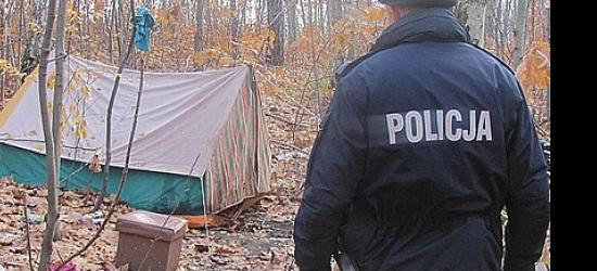 Idą zimne dni. Pamiętajmy o bezdomnych, udzielajmy pomocy potrzebującym