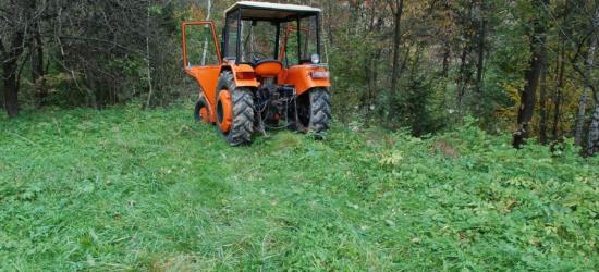 Traktor przejechał po 37-latku. Mężczyzna trafił do szpitala (ZDJĘCIE)