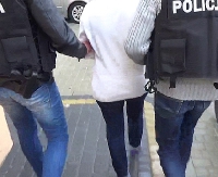 Pacjenci wręczali lekarce łapówki: pieniądze, żywność, biżuterię i kosmetyki. Usłyszeli zarzuty