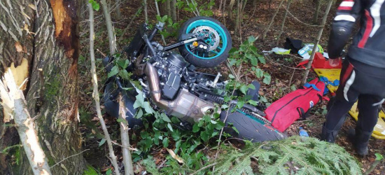IZDEBKI: Wypadek śmiertelny. Motocyklista wypadł z drogi i spadł ze skarpy (ZDJĘCIA)