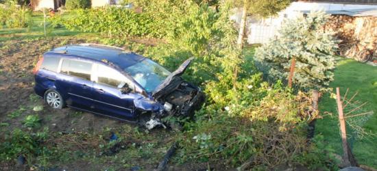 BRZOZÓW: Straciła panowanie nad samochodem i dachowała (ZDJĘCIA)