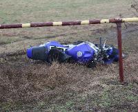 AKTUALIZACJA: Motocyklista zderzył się z busem. Mężczyznę zabrano do szpitala (ZDJĘCIA)