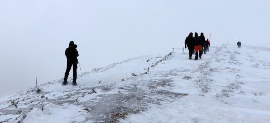 Nie brakuje amatorów wędrówek. Bądźcie ostrożni w górach! (ZDJĘCIA)