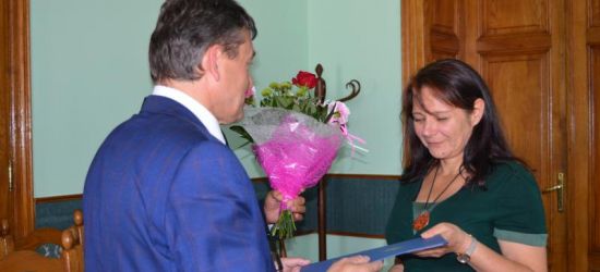 Zmiany w sanockiej oświacie. Starosta wręczył powołania na dyrektorów szkół (FOTO)