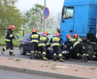 Stłuczka na jednym z największych skrzyżowań w Sanoku. Tir najechał na osobową hondę (ZDJĘCIA)