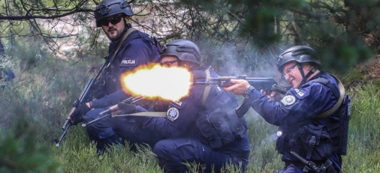 LESKO. Ćwiczenia antyterrorystyczne na terenie szkoły