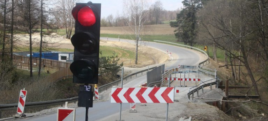 SOLINA. Remonty dróg. Duże korki. Sypią się mandaty