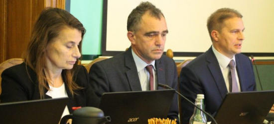 SESJA w mieście. Śmieci, podatki i miejscowy plan dla „Pasażu sanockiego”