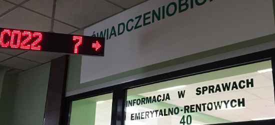 Uwaga na oszustów! ZUS apeluje do seniorów w sprawie czternastych emerytur