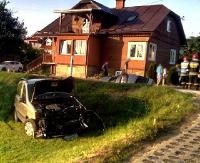 STARA WIEŚ: Dwa samochody w rowie i wahadło. Utrudnienia trwały ponad godzinę (ZDJĘCIA)