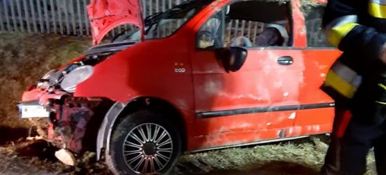 Wypadek we Wzdowie. Jedna osoba ranna (ZDJĘCIA)