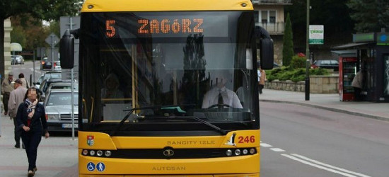 Sprawdź jak będą jeździły autobusy podczas Wszystkich Świętych