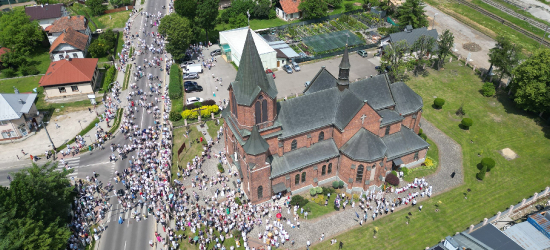 Procesja Bożego Ciała w Sanoku. Liczne rzesze wiernych na ulicach miasta (VIDEO, ZDJĘCIA)
