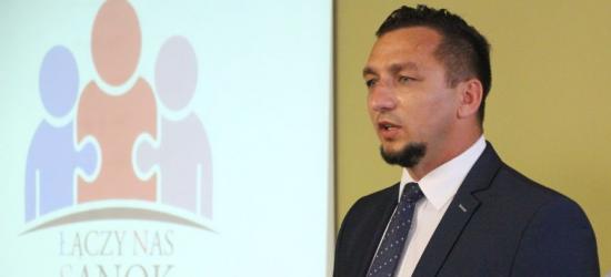 Mają chrapkę na ratusz i pomysł na rozwój miasta. Ruch „Łączy nas Sanok” przedstawił swojego kandydata (ZDJĘCIA)