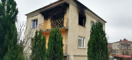 POŻAR W SANOKU: Rodzina przebywa u swoich bliskich. MOPS uruchomił procedurę pomocową (ZDJĘCIA)