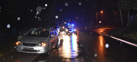 PODKARPACIE. Potrącenie 16-latki. Nastolatka przebiegała przez jezdnię (ZDJĘCIE)