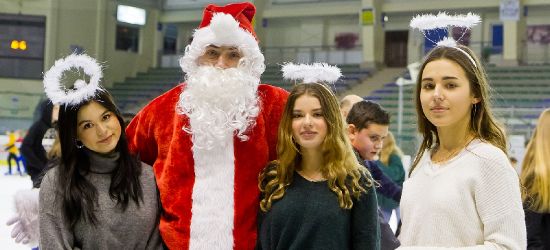 Świetna zabawa podczas mikołajkowej ślizgawki w Arenie (ZDJĘCIA)