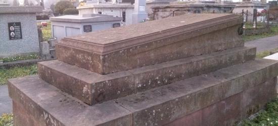 Ruszają prace konserwatorskie przy zabytkowym nagrobku burmistrza Feliksa Gieli