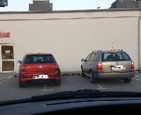 PARKOWANIE PO SANOCKU: Z parkingiem na Galerii Sanok wielu ma kłopoty. Tym razem tak to wygląda (FOTO)