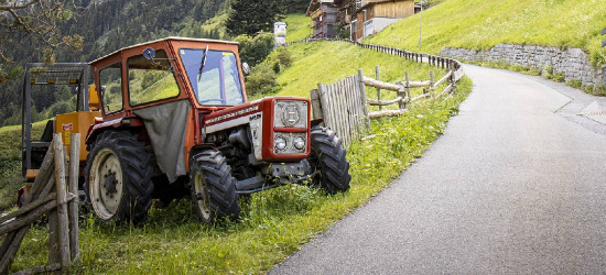 KULASZNE. 39-latek wjechał traktorem do rowu. Kompletnie pijany!