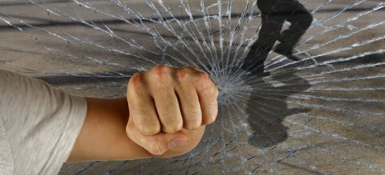 Włamywał się do sklepów. Dwukrotnie wpadł na gorącym uczynku