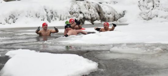Trochę „łopatowania” i można wskoczyć do wody! (VIDEO, FOTO)