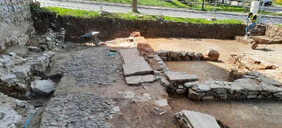 Ulica Zamkowa odsłoniła tajemnice na temat przeszłości Sanoka. Archeolodzy udowodnili prawdę historykom