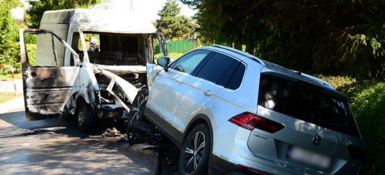 Zderzenie dostawczego busa z osobówką w Odrzykoniu