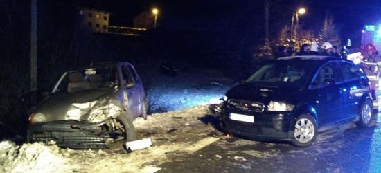 AKTUALIZACJA: 18-latek wymusił pierwszeństwo. Dwie kobiety trafiły do szpitala