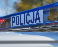 Pijany i bez prawa jazdy wjechał w samochód