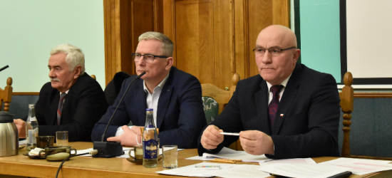 Sesja w powiecie. O czym będą dyskutować radni?