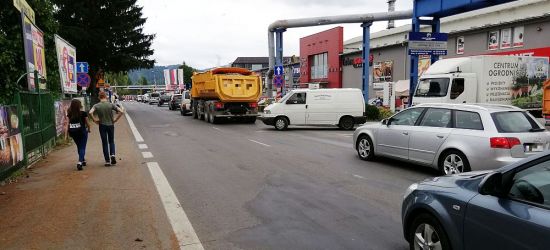 INTERWENCJA: „Zakorkowany Sanok! Dlaczego nadal jedziemy jednym pasem?” (FOTO)