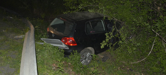 PODKARPACIE. Kompletnie pijany kierowca wjechał do rowu. Miał ponad 3 promile (ZDJĘCIA)