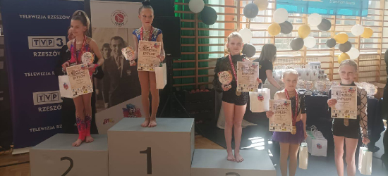 Spartanki z Zagórza z medalami na eliminacjach do Mistrzostw Polski Fit Kid! (ZDJĘCIA)