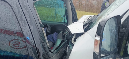 Zdarzenie drogowe w Sławęcinie z udziałem pięciu pojazdów (FOTO)