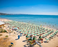 Wakacje na bułgarskich plażach: Słoneczny Brzeg czy Złote Piaski?