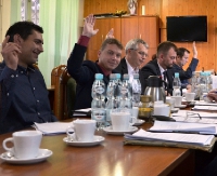 ZARSZYN24.PL: Kosmetyczne zmiany w regulaminach. Sesja nadzwyczajna w Zarszynie (ZDJĘCIA)