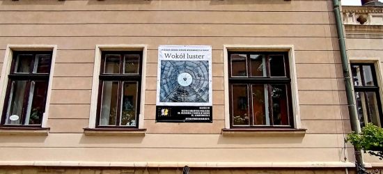 Lustra czekały rok na powrót! Wokół luster – wystawa w Miejskiej Bibliotece Publicznej