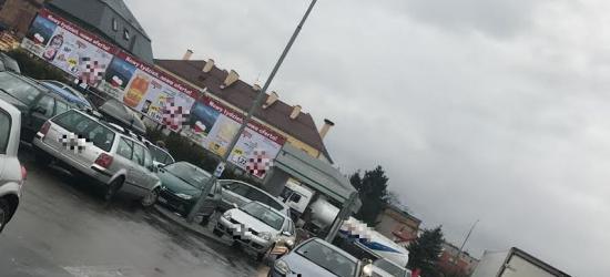 PARKOWANIE PO SANOCKU: Na chodniku i na zakazie