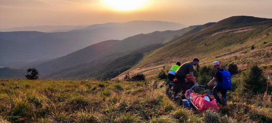 BIESZCZADY: Urazy kończyn i głowy. Ratownicy w akcji (ZDJĘCIA)