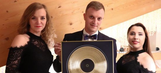 Zespół HiT SANOK nagrodzony złotą płytą! (KLIP VIDEO)