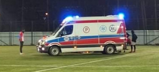 Dramat podczas meczu. Piłkarz stracił przytomność. „Kilka prób reanimacji” (FOTO)