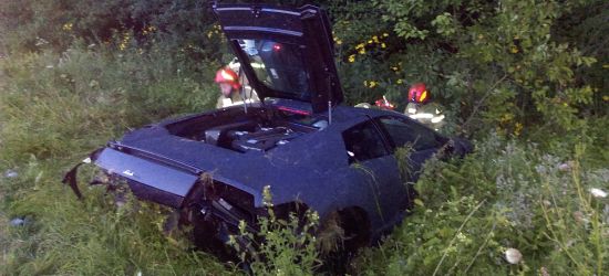 Niebezpiecznie w Załużu. Lamborghini wypadło z drogi! (ZDJĘCIA)